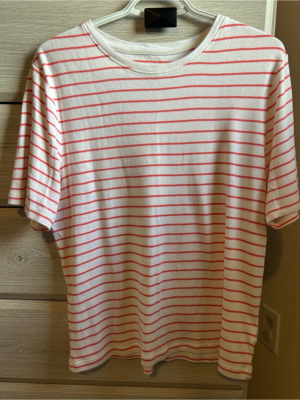 GAP women White Tee with Coral Stripes